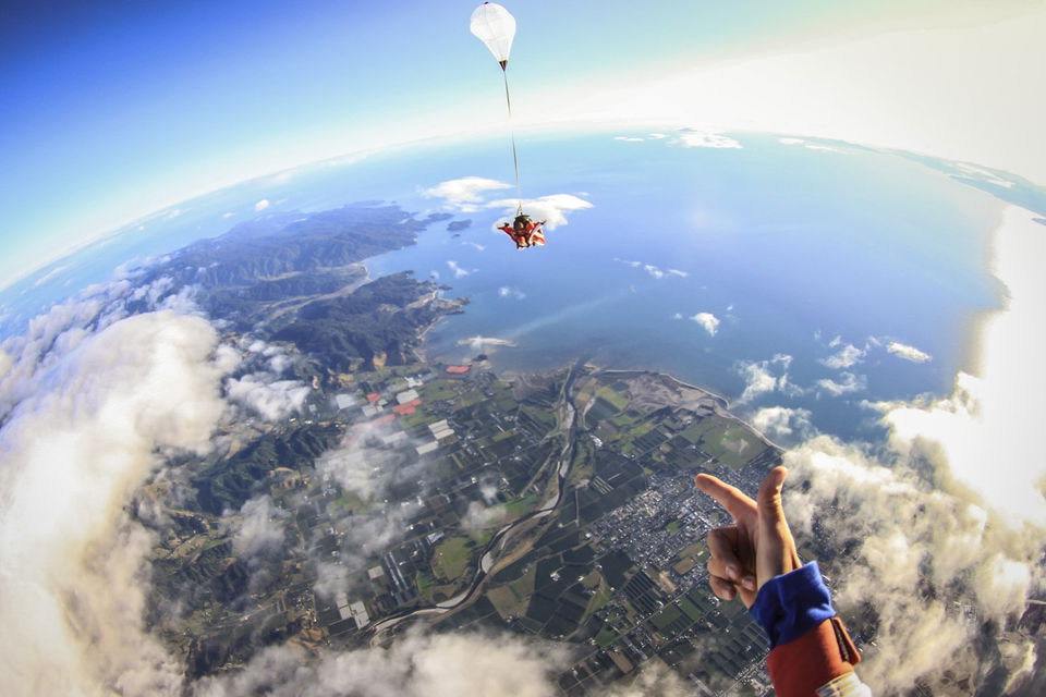 Opt to try a skydive in New Zealand!