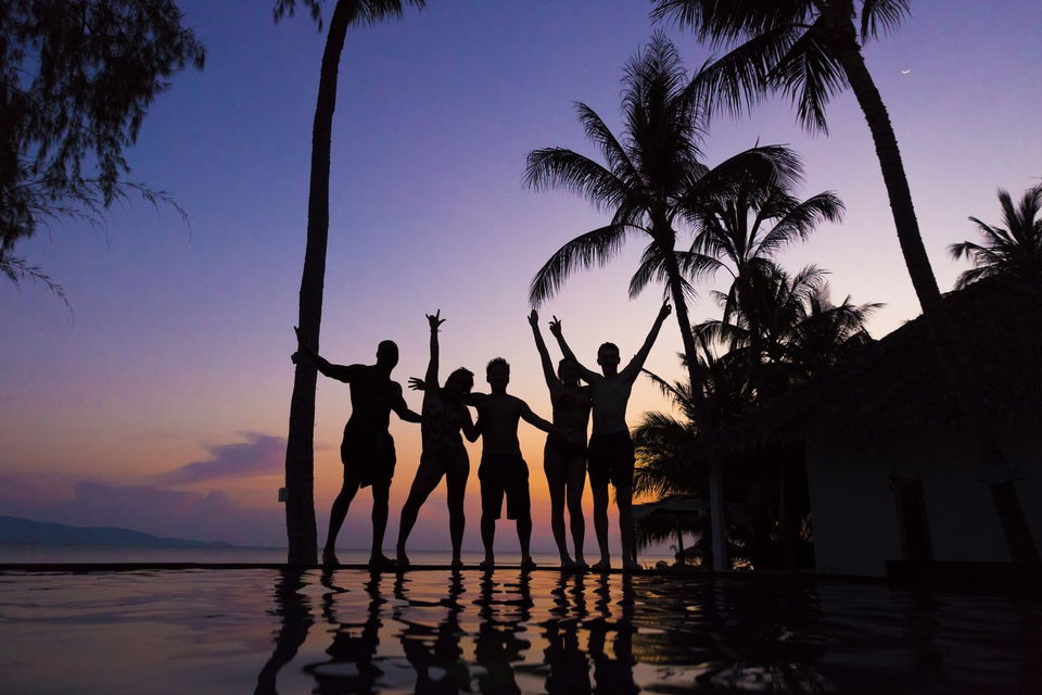 Watch the waves from your pool on Koh Phangan