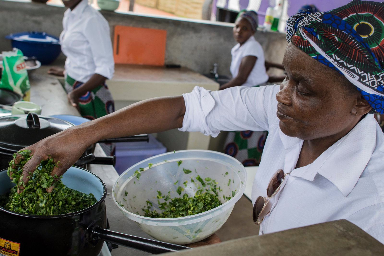 Women making food in Zimbabwe