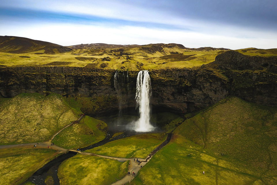 Famous waterfalls in Iceland