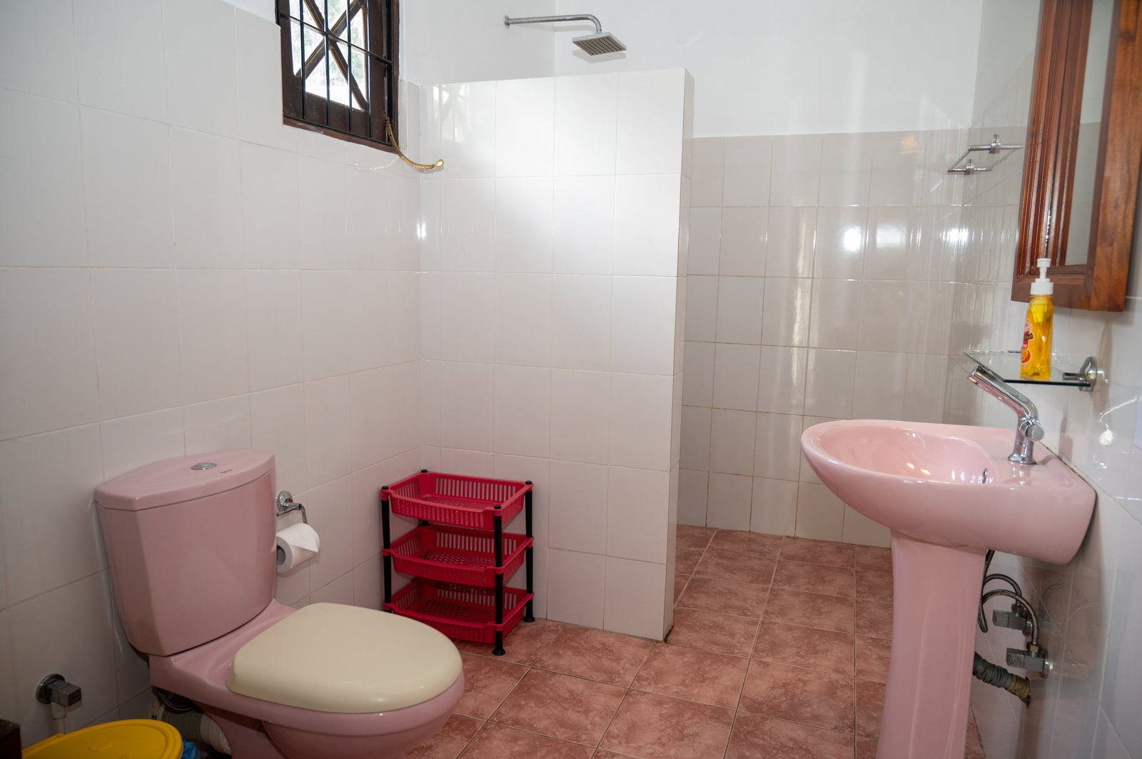 bathroom in sri lanka hostel
