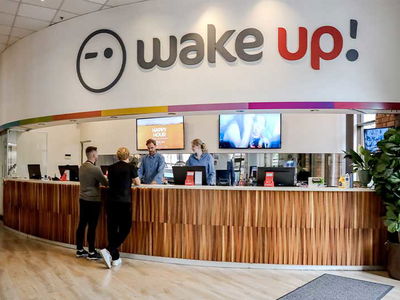 Wakeup hostel reception desk