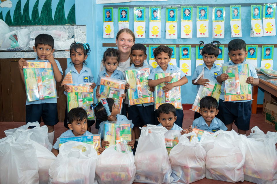 Sri Lankan class and volunteer