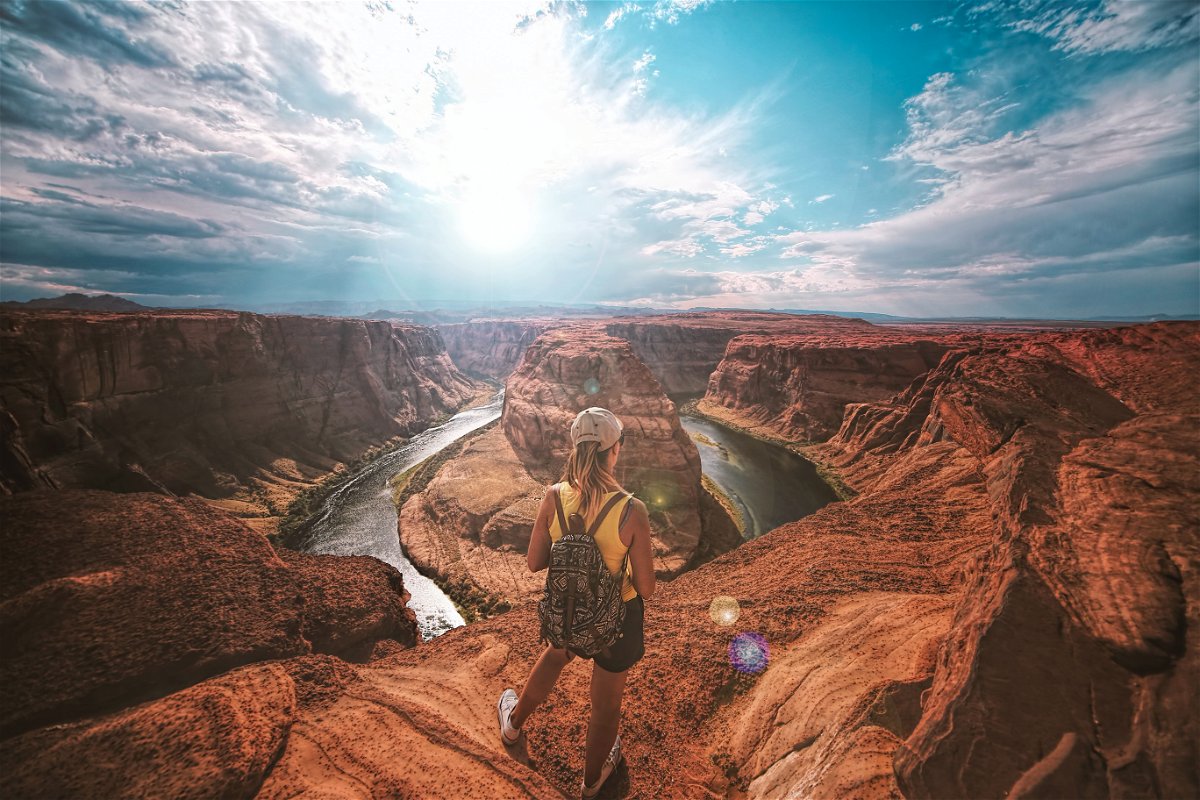 Person looking out to Horseshoe Bend in the United States 