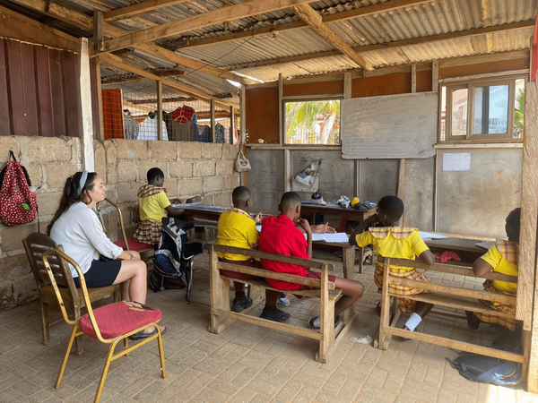 Ghana Children Volunteering Classroom