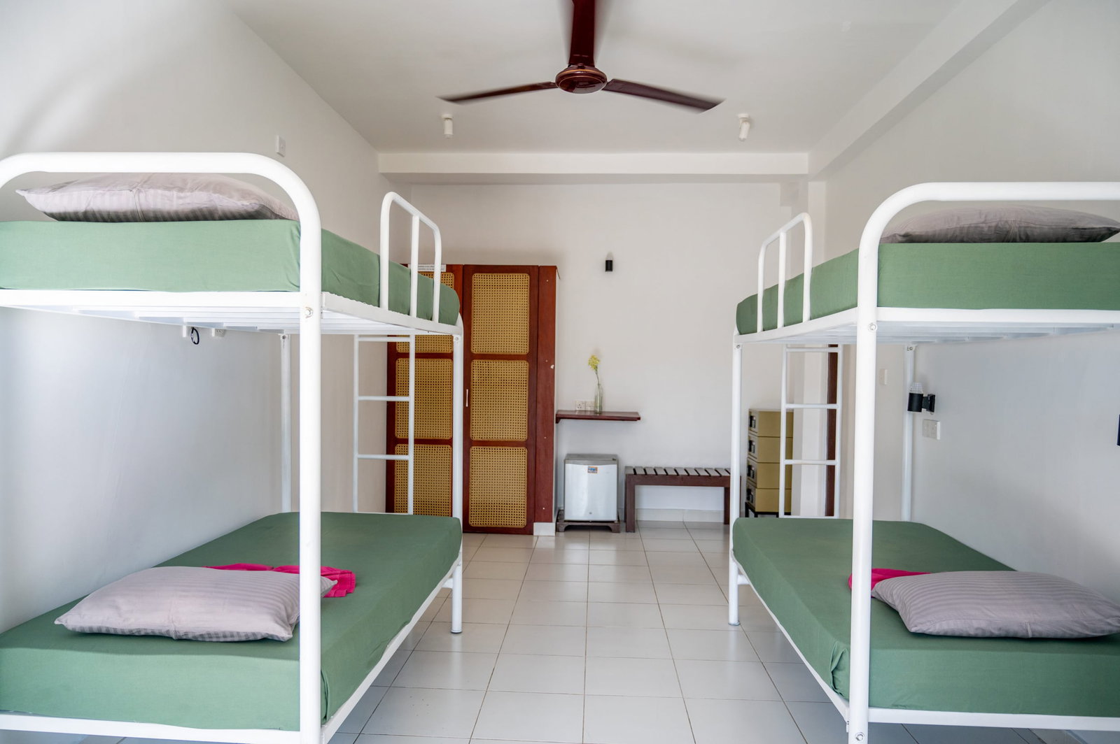Hostel Beds in Sri Lanka Accommodation