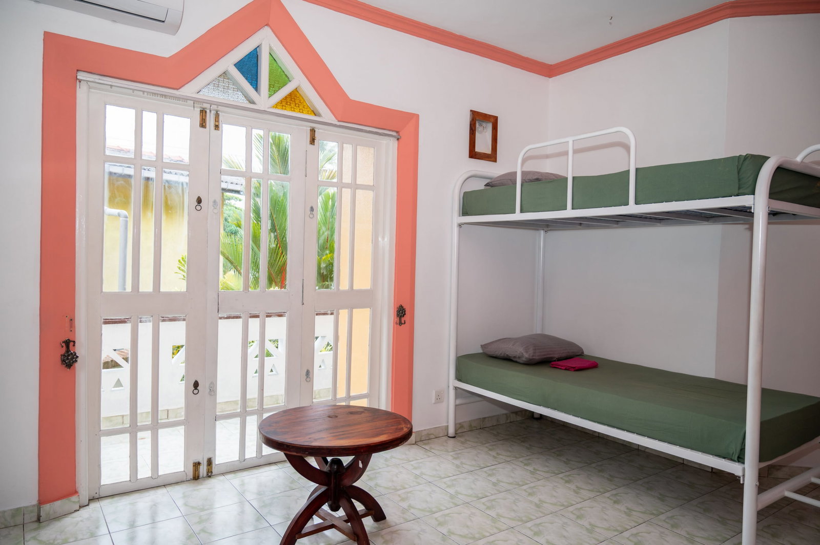 Hostel room with bunk bed in Sri Lanka