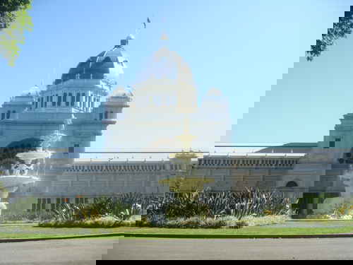 A building with a large fountain