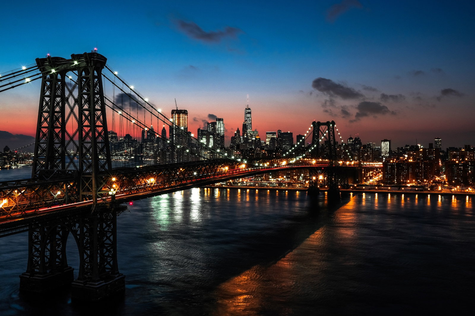 Williamsburg Bridge at night, New York City, USA