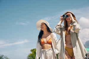 Two friends travelling in Brazil