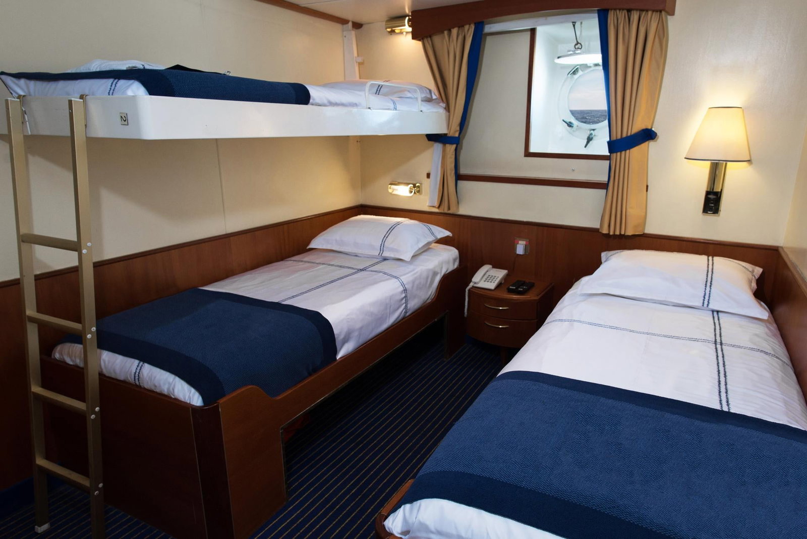 cabin triple room