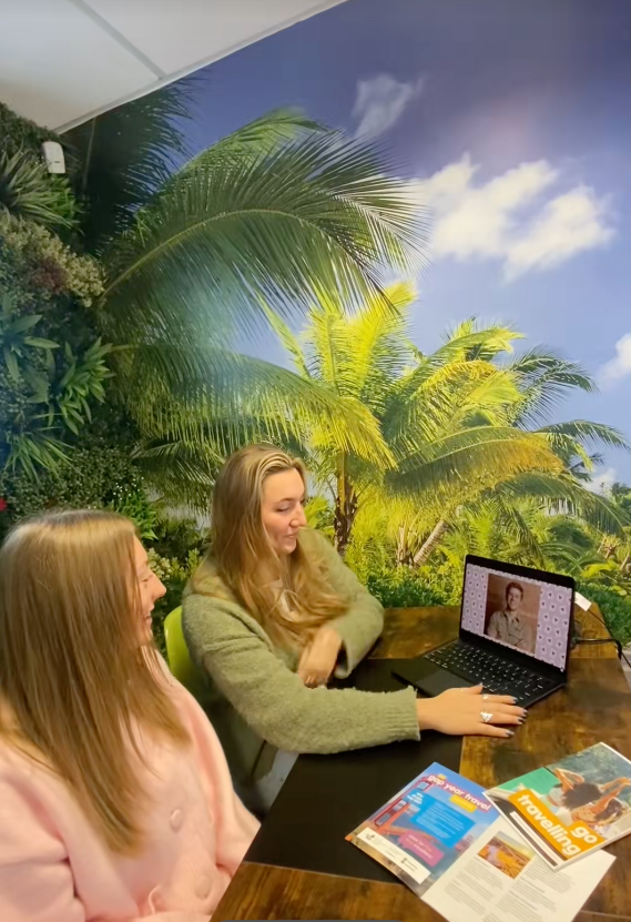 Travel Advisors Amy and Amelia