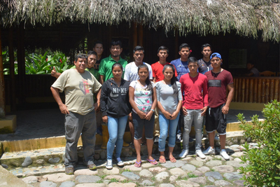 A group of volunteers standing in front of Shandia Lodge in Ecuador