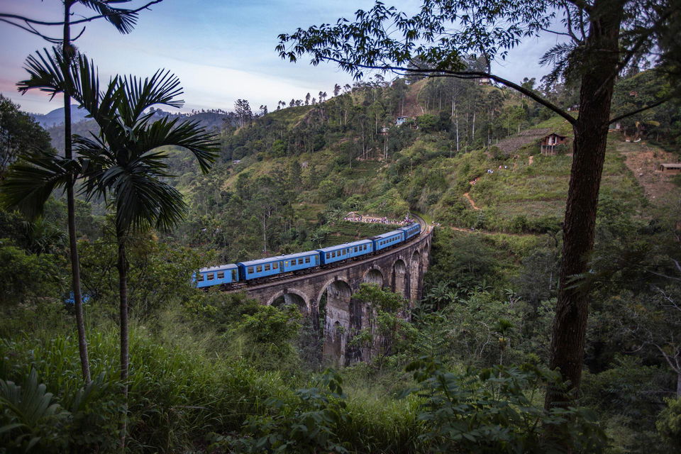 sri Lanka ella train nine arch bridge