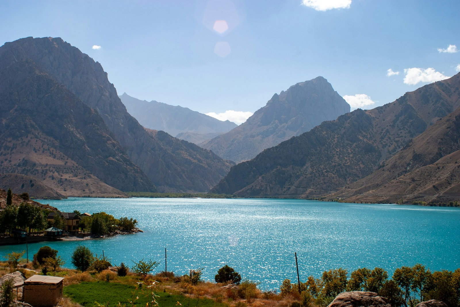 tajikistan iskanderkul lake and mountains