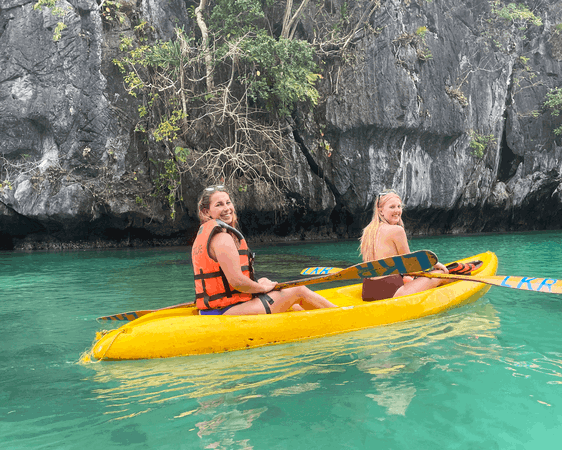 Group travellers in Kayak in the Philippines
